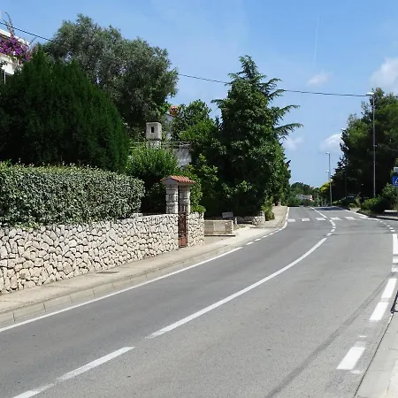 Leonora 2